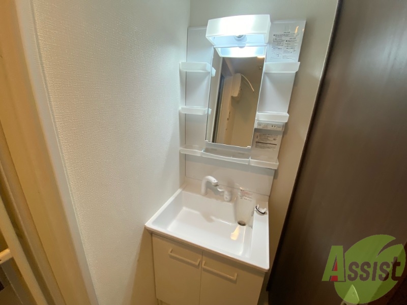 洗面設備　洗面台は独立しています。朝の身支度はこちらでどうぞ～