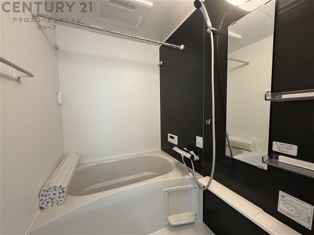 バス・シャワールーム　コンパクトで使いやすいお風呂です