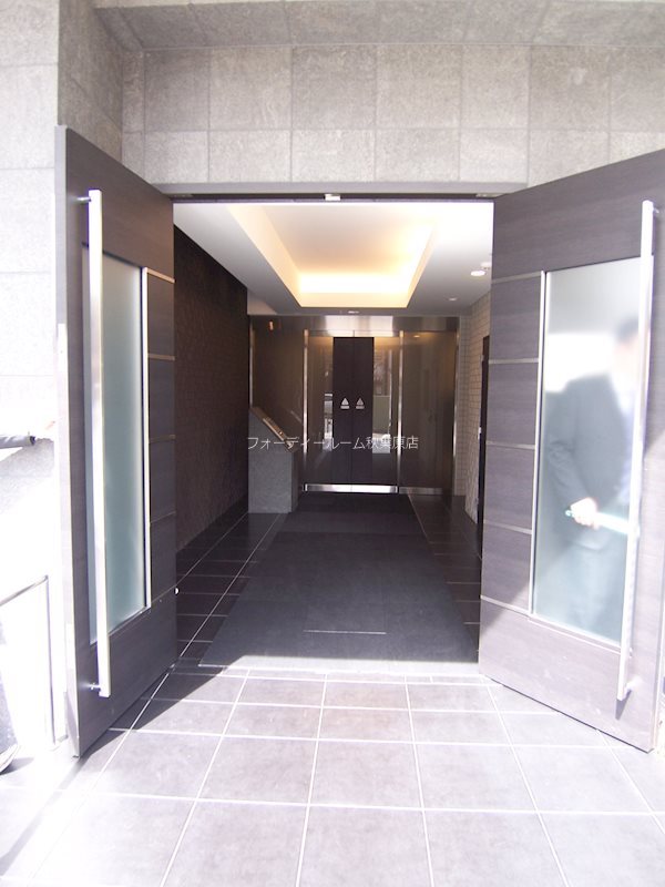 エントランス　★《見学予約受付中》当店では契約金がクレジット決済可能です★