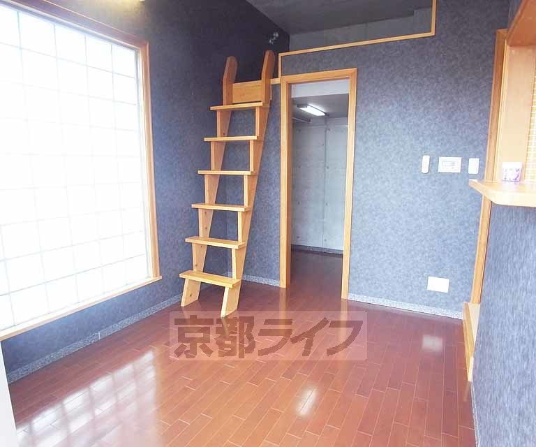 居室・リビング　オシャレなお部屋です。