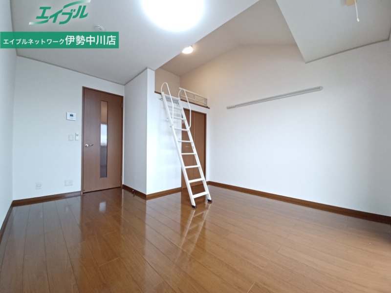 居室・リビング　同タイプの部屋写真です