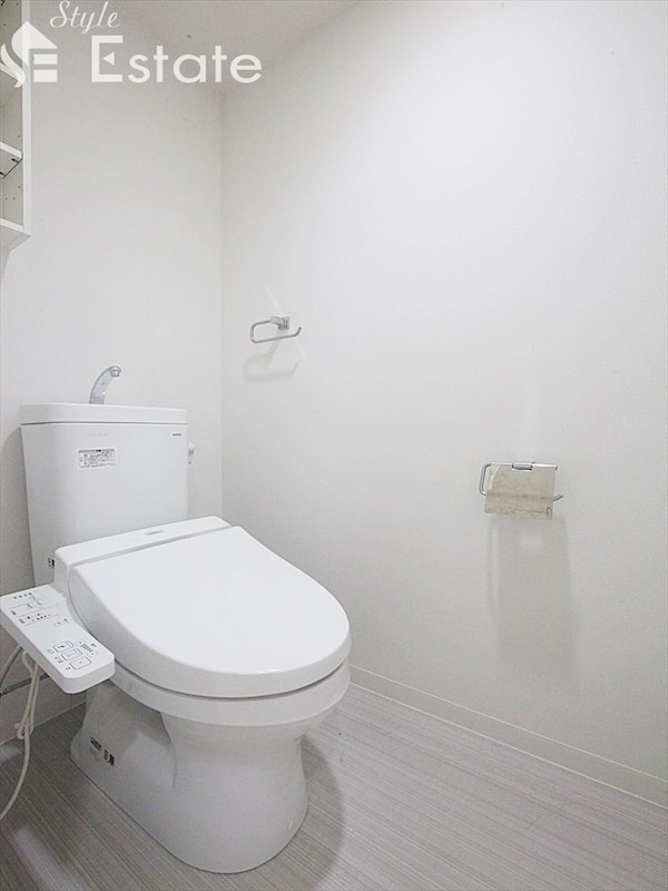 トイレ　温水洗浄便座