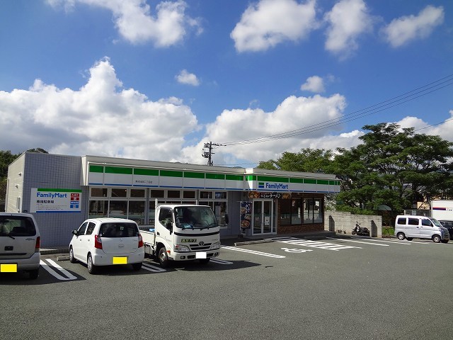コンビニ　ファミリーマート池田２丁目店（コンビニ）まで550m