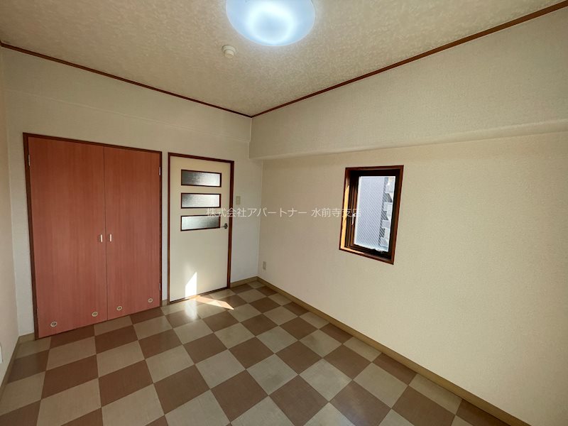 居室・リビング　エアコン付いています。