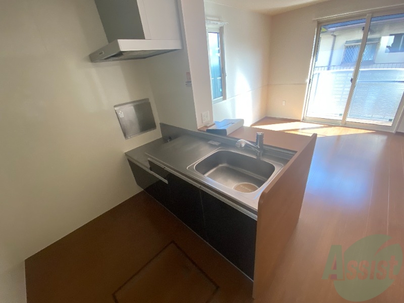 キッチン　キッチンはシンクも広く使い勝手が良さそうです。