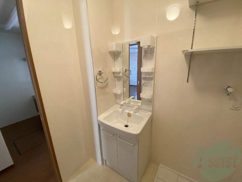 洗面設備　人気の独立洗面化粧台は嬉しいですよね～。