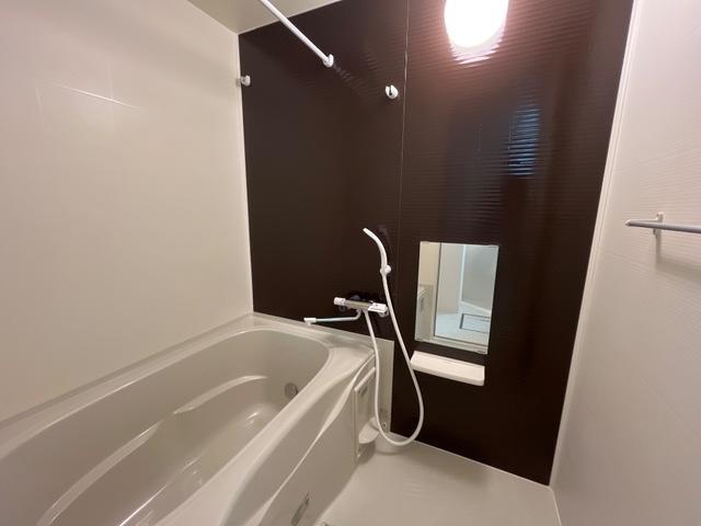 バス・シャワールーム　バス（追焚き機能・浴室換気乾燥機付き）