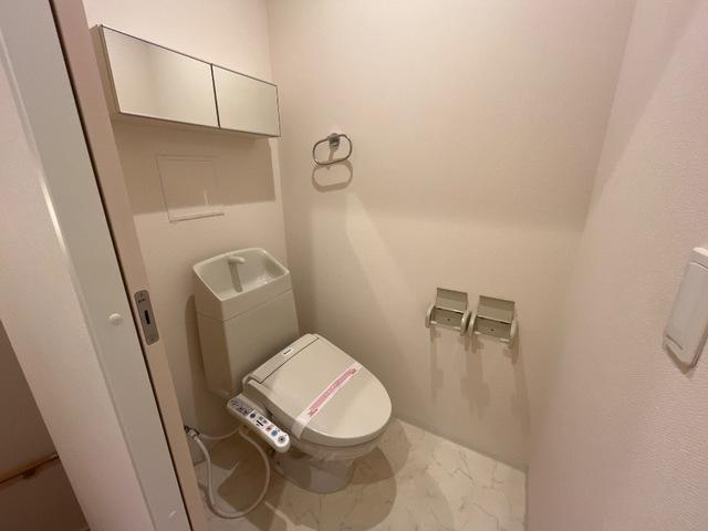 トイレ　温水洗浄暖房便座