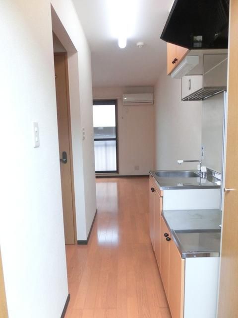 その他部屋・スペース　玄関から見たお部屋