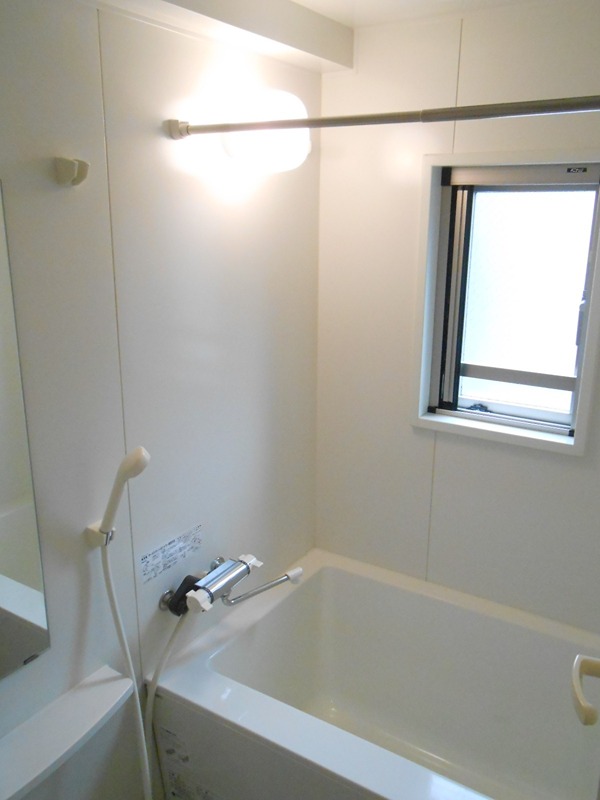 バス・シャワールーム　※同物件別階数同タイプ部屋
