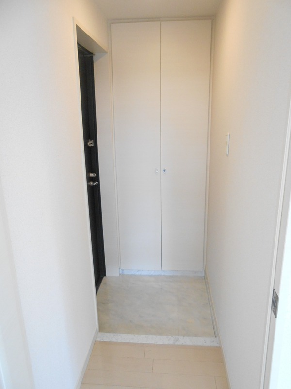 玄関　※同物件別階数同タイプ部屋