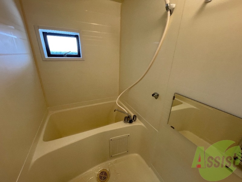 バス・シャワールーム　綺麗な浴室です。１日の疲れを癒すのに最適ですね。