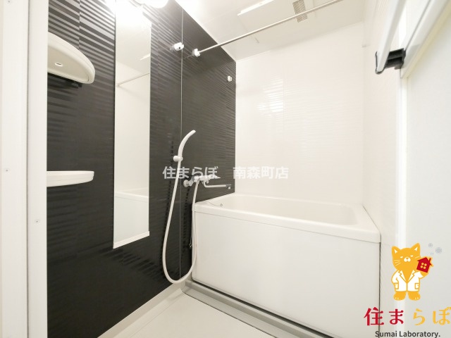 バス・シャワールーム　「見た目じゃなく、心に“しっくりくる”を大切に。」