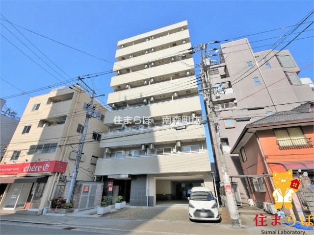 建物外観　「見ないで終わるには、惜しすぎる。」