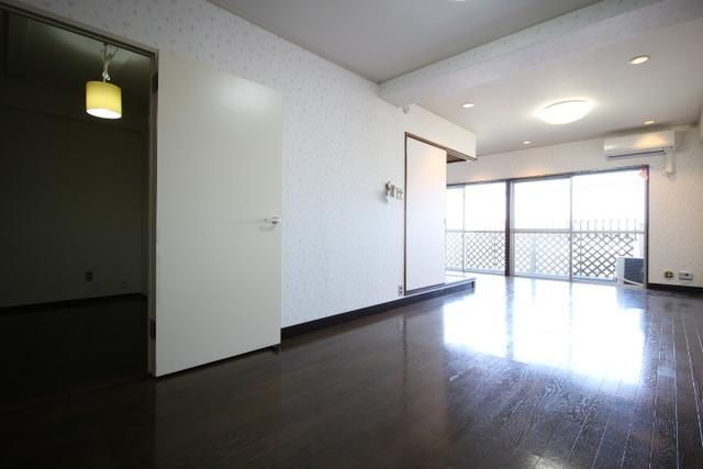 その他部屋・スペース　日当たり良好で自然と明るい居室