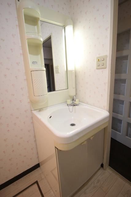 洗面設備　嬉しい独立洗面台