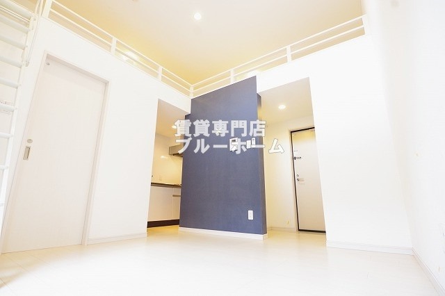 居室・リビング　6.5帖の明るい洋室！