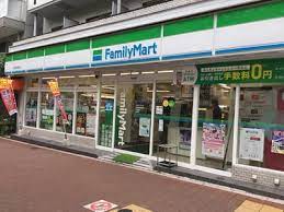 コンビニ　ファミリーマート早稲田鶴巻町店（コンビニ）まで186m