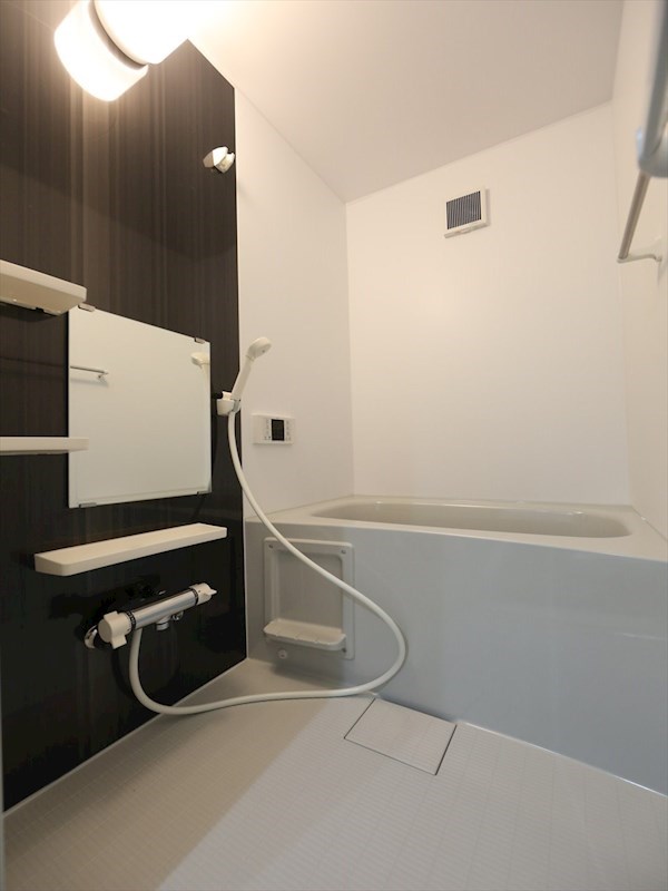 バス・シャワールーム　追い焚き・オートバス機能付お風呂　同仕様写真