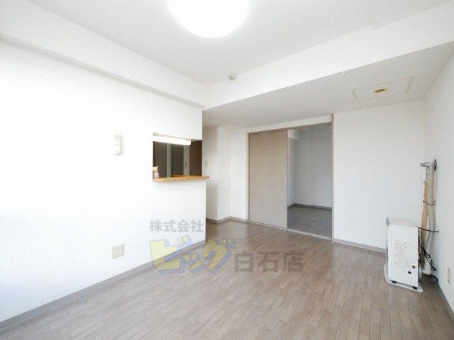 居室・リビング　おしゃれで明るいリビングです♪