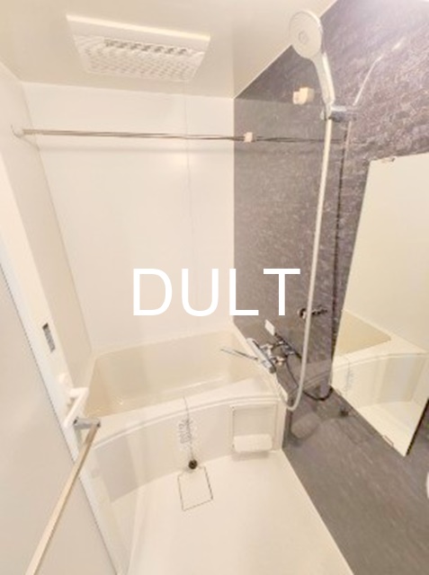 バス・シャワールーム　バスルームです。