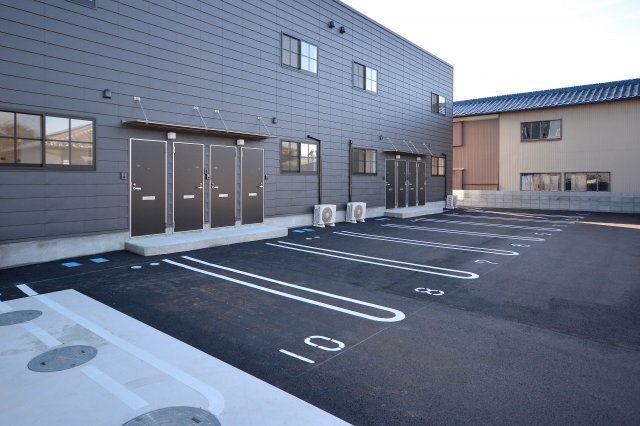 駐車場　ピース・アレグリア ※同タイプの室内写真です。