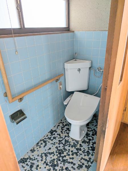 トイレ　窓あり