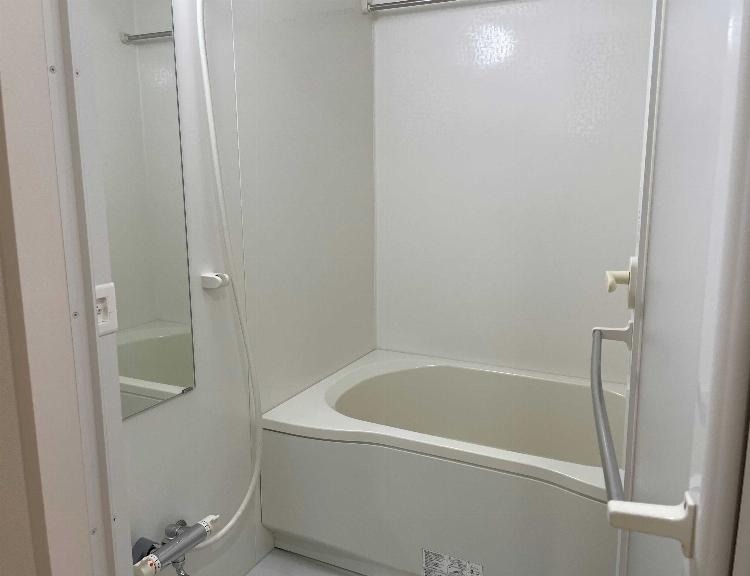 バス・シャワールーム　浴室乾燥機付き♪