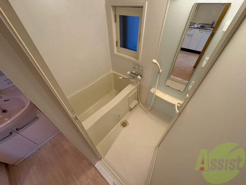 バス・シャワールーム　疲れを癒すには湯船でゆっくりするのが良いですよ。