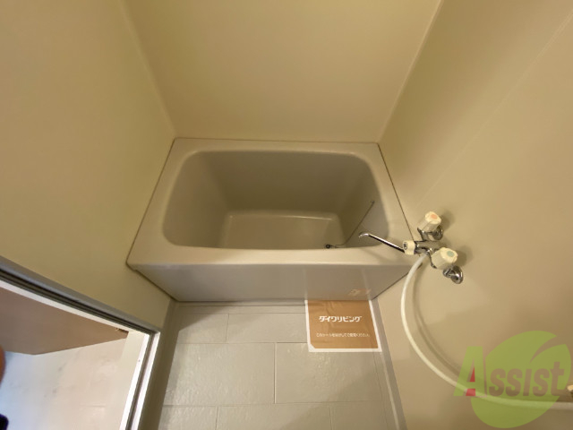 バス・シャワールーム　綺麗な浴室です。１日の疲れを癒すのに最適ですね。