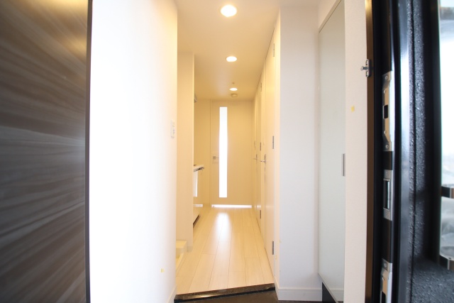 玄関　※別室の参考写真の為、現況優先です。