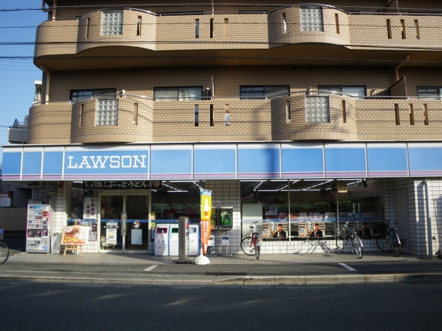 コンビニ　ローソン池田くれは店（コンビニ）まで240m