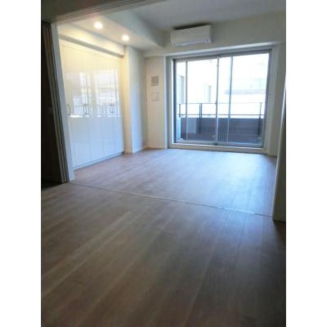 居室・リビング　写真は同タイプ住居です。