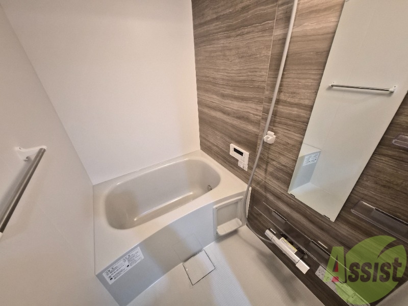 バス・シャワールーム　浴室は綺麗で追い焚きも付いて気持ちよくお過ごしいただけます。