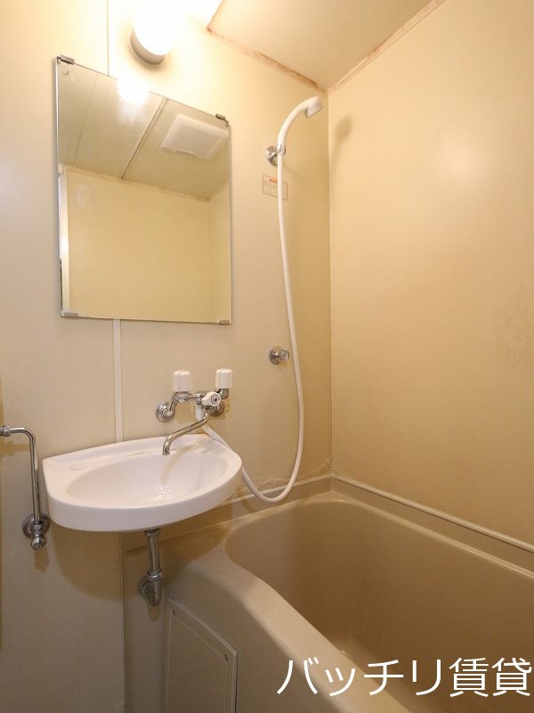 バス・シャワールーム　別号室写真の為、現状優先