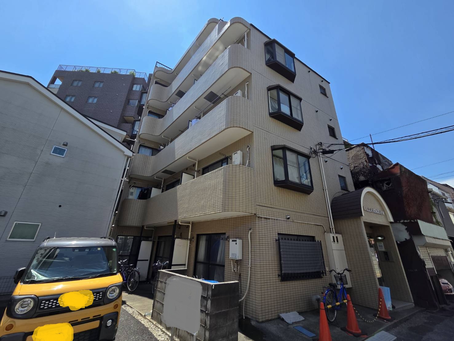 建物外観　オートロック付きです。