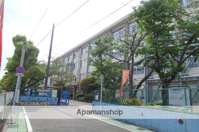小学校　福岡市立小学校西長住小学校（小学校）まで1734m