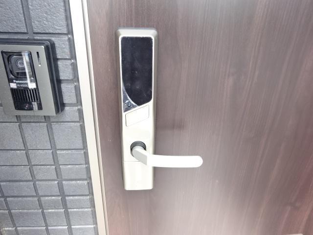 玄関　電子キー