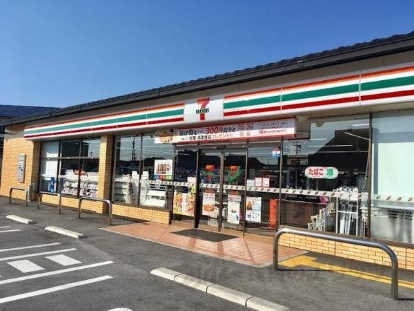 コンビニ　セブンイレブン彦根中藪町店（コンビニ）まで830m
