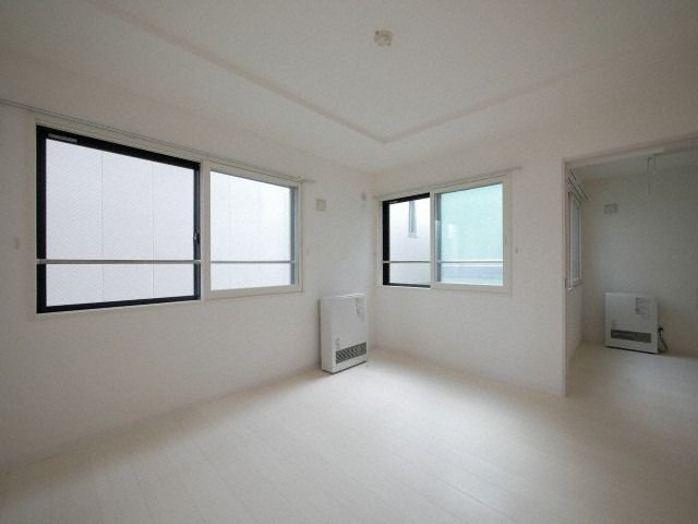居室・リビング　同物件・別部屋の写真です