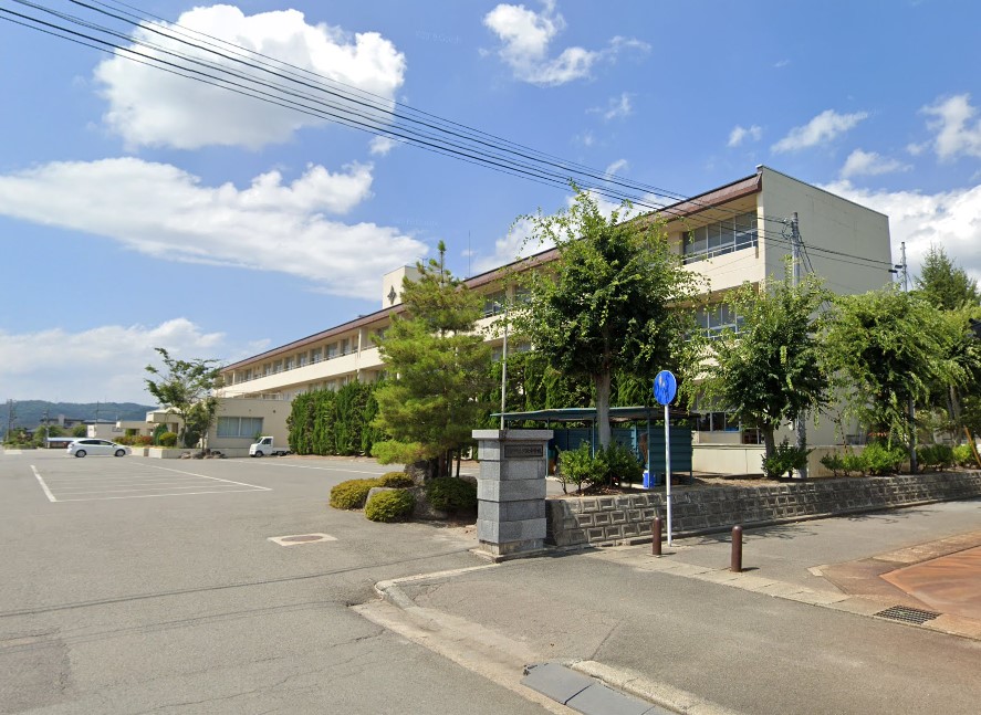 中学校　河北中学校（中学校）まで200m