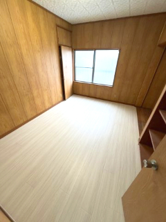 五味ケ谷戸建て賃貸の居間写真