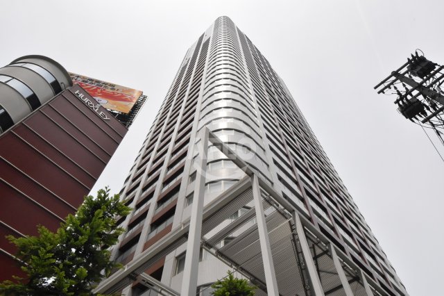 建物外観　ザ・梅田タワー　外観