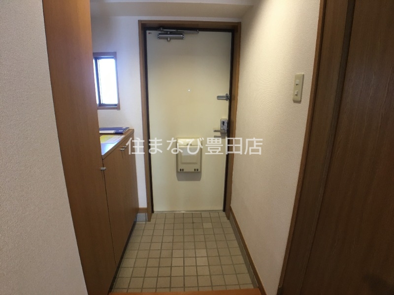 玄関　同型別部屋写真