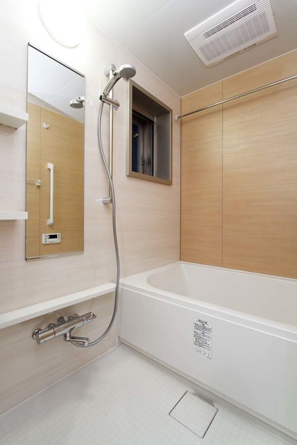 バス・シャワールーム　※写真は同タイプ住戸です。