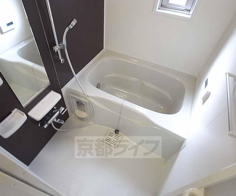 バス・シャワールーム　高級感のあるお風呂です。