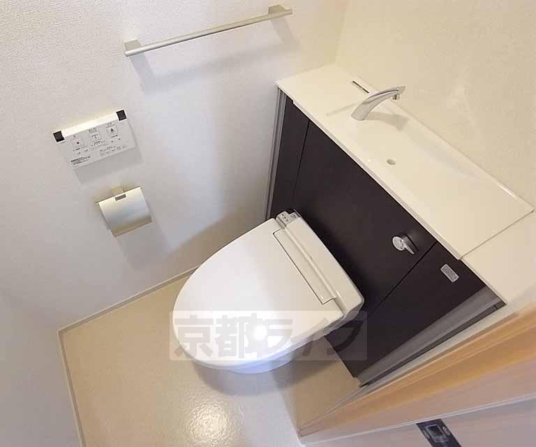 トイレ　清潔感のあるお風呂です。