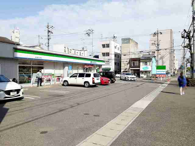 コンビニ　ファミリーマート長田二葉町店（コンビニ）まで208m