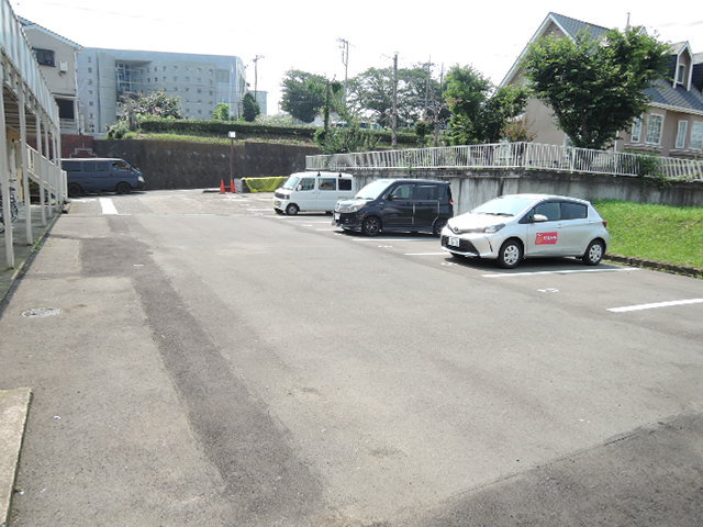 駐車場　敷地内駐車場（※空き要確認）