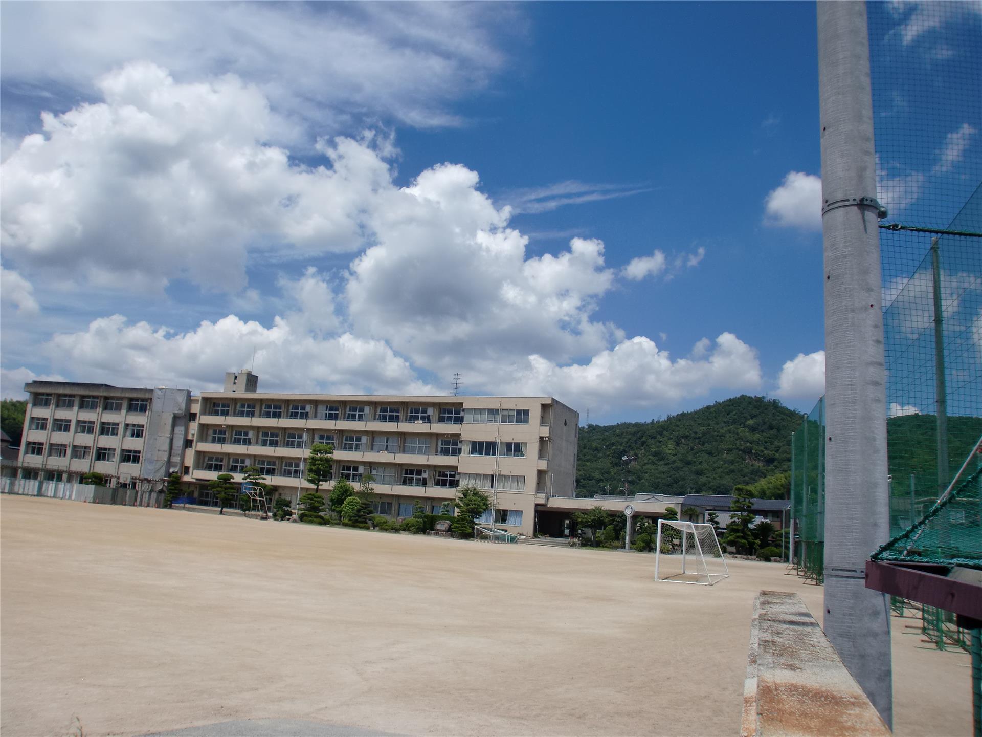 中学校　金光中学校（中学校）まで2200m